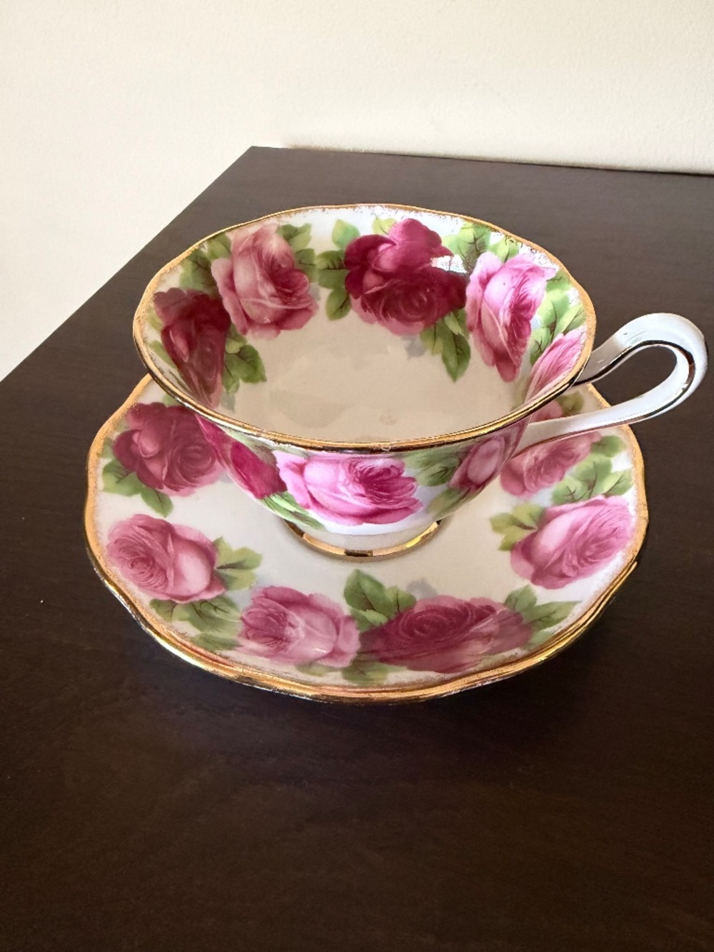 Vintage Royal Albert England OLD ENGLISH ROSES Tea Cup Saucer Gilt Gold Rim